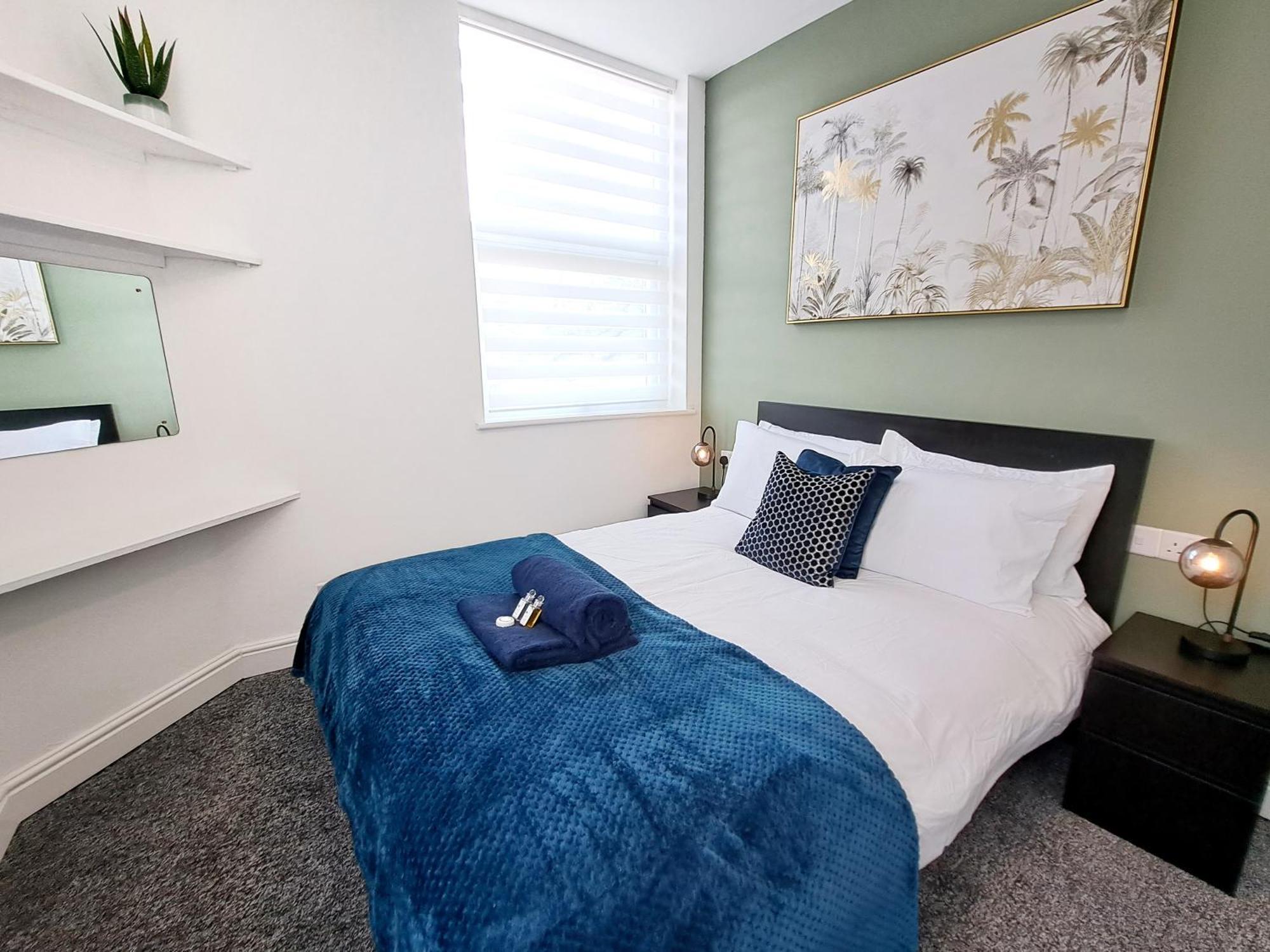 Bright 3 Bed Apartment With Terrace, Free Parking On Premises Watford  Exteriér fotografie